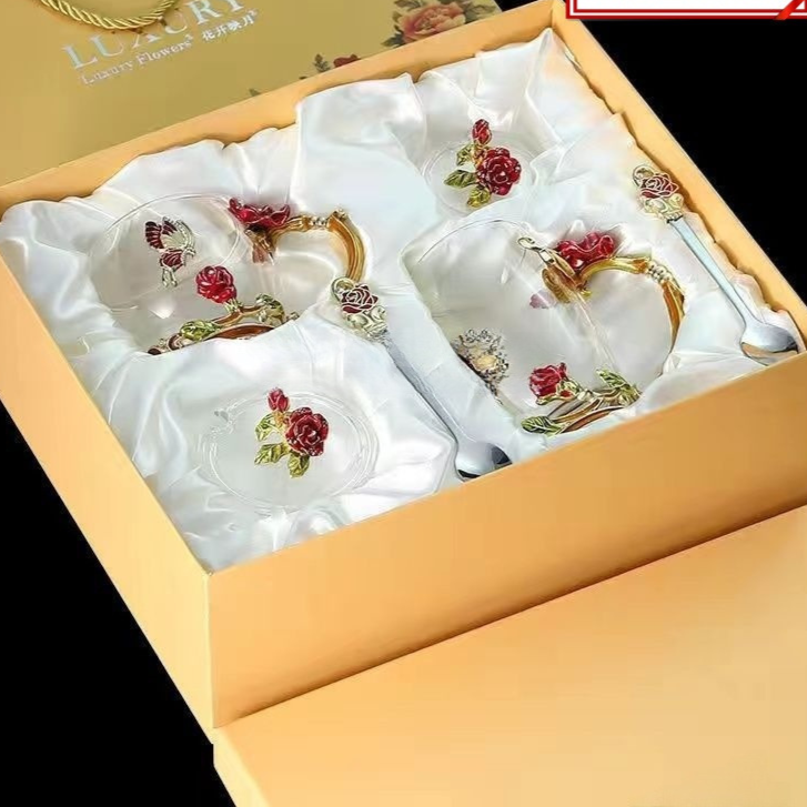 Decorative Rose Pattern Glass Cup with Lid